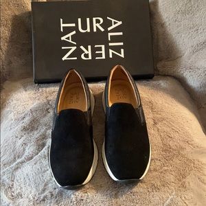 Naturalizer sneaker black shoes 8 1/2 wide